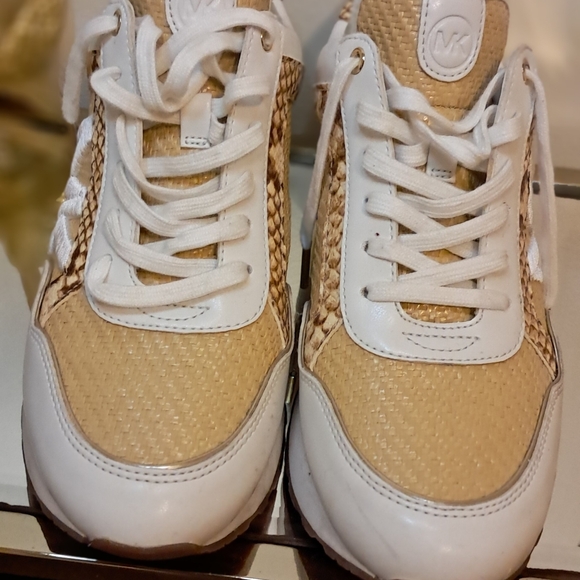 Michael Kors Sneakers - Picture 6 of 6
